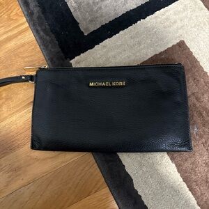 Michael Kors Black Jet Set Pebbled Leather Wristlet